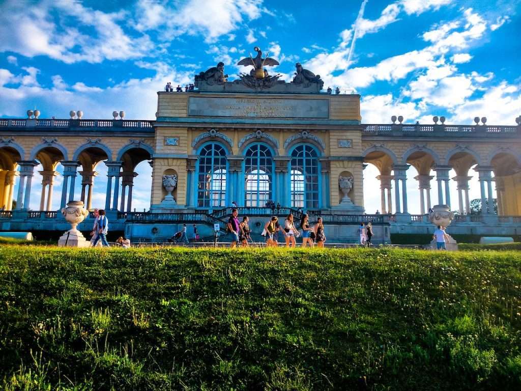 Good walking Vienna tours with guides